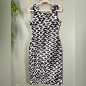 RD Style Gia Textured Midi Knit Dress. Size XS. Excellent condition.